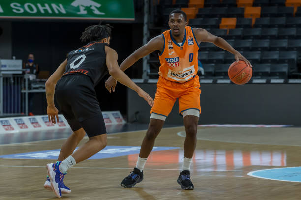 并用笑容与 并用笑容与